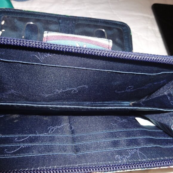 Vera Bradley Turn lock Wallet: Rhythm & Blues pattern, many card slits $19 - Picture 5 of 7
